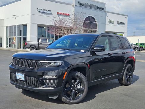 New 2025 Jeep Grand Cherokee Limited w/ Black Appearance Package AWD/4WD image 2