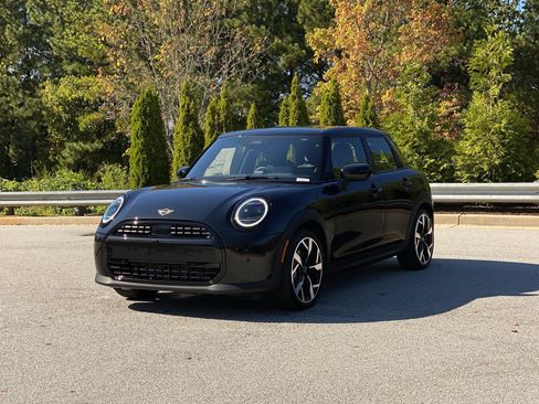 Used 2026 MINI Cooper 4-Door Hardtop FWD image 11