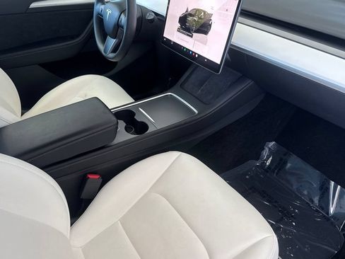 Used 2023 Tesla Model Y Long Range AWD/4WD image 15