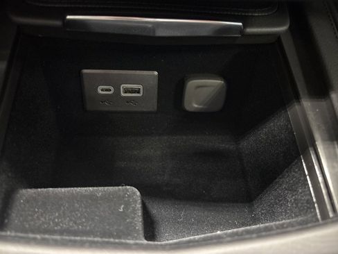 Used 2024 Cadillac XT4 Sport image 38