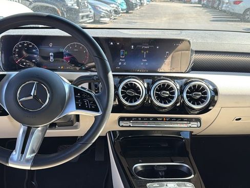 Used 2025 Mercedes-Benz CLA 250 image 20