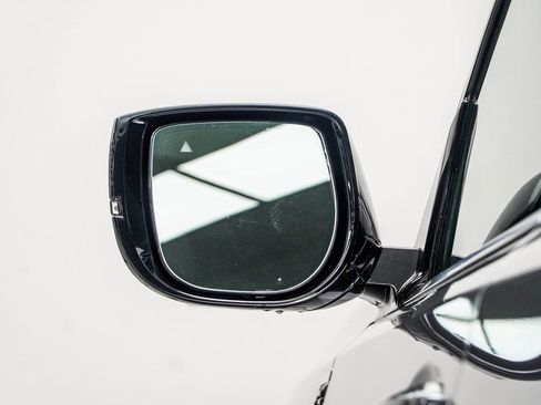 Used 2025 Nissan Armada Platinum image 14