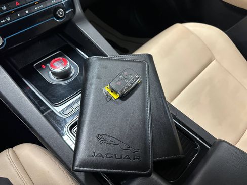 Used 2018 Jaguar F-PACE Premium AWD/4WD image 36