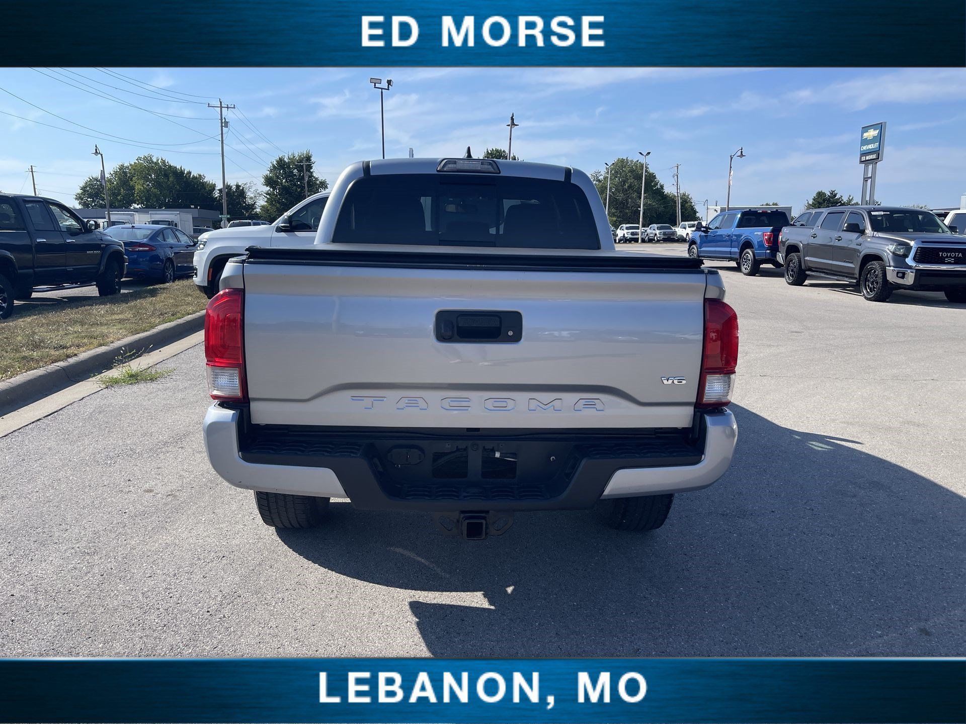 Used 2017 Toyota Tacoma TRD Sport w/ Tow Package (A/T) AWD/4WD image 7