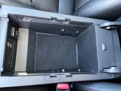 Used 2021 MAZDA MAZDA3 Hatchback w/Premium Plus Pkg image 41