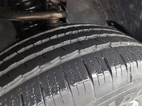 Used 2018 Toyota Tacoma TRD Sport image 28