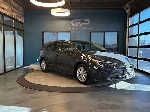 Used 2026 Toyota Corolla LE w/ LE Premium Package FWD image 1