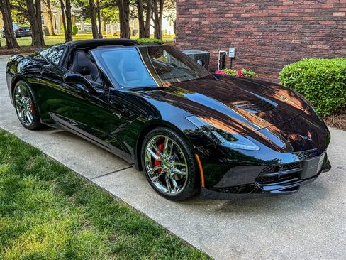 Used 2018 Chevrolet Corvette Stingray Coupe w/ 2LT Preferred Equipment Group image 32