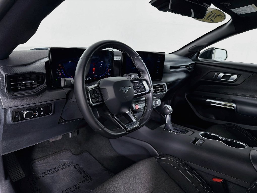 Used 2025 Ford Mustang Coupe RWD image 14