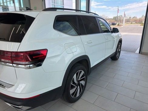 Used 2024 Volkswagen Atlas SE image 15