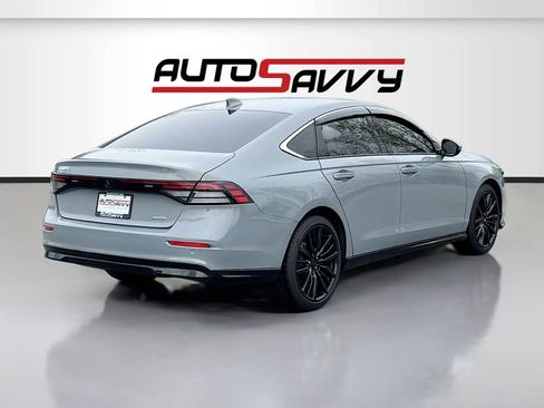 Used 2024 Honda Accord Touring image 7