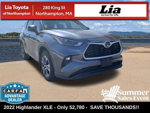 Used 2022 Toyota Highlander XLE AWD/4WD image 1