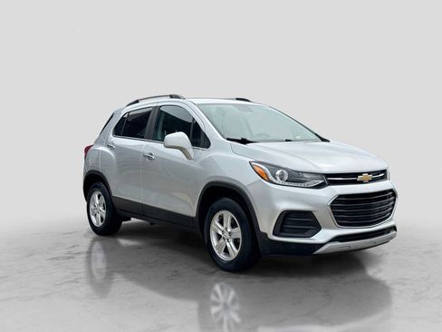 Used 2019 Chevrolet Trax LT w/ LT Convenience Package AWD/4WD image 8