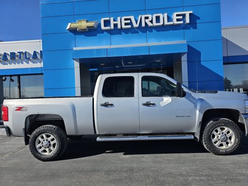 Used 2013 Chevrolet Silverado 2500 LT w/ Interior Plus Package image 2