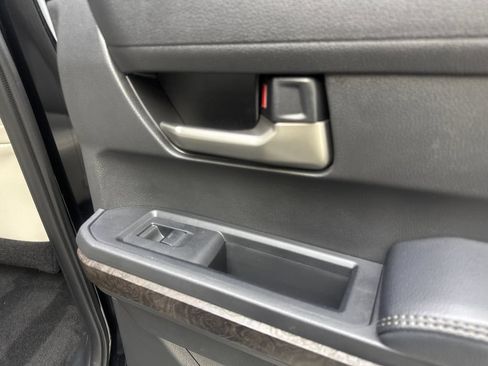 Used 2025 Toyota Tacoma Limited AWD/4WD image 43