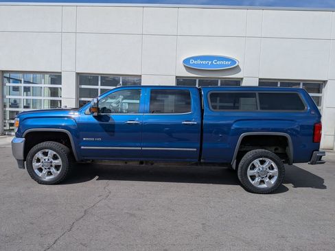 Used 2017 GMC Sierra 2500 SLT w/ Suspension Package, Off-Road image 9