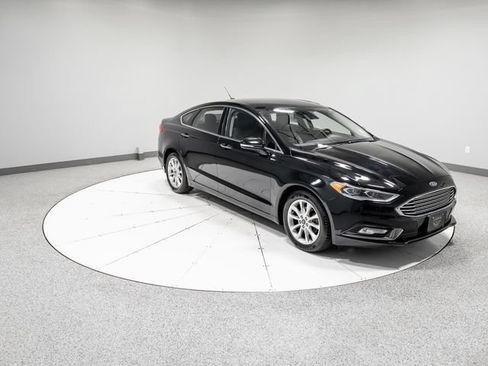 Used 2017 Ford Fusion SE w/ Fusion SE Technology Package FWD image 29