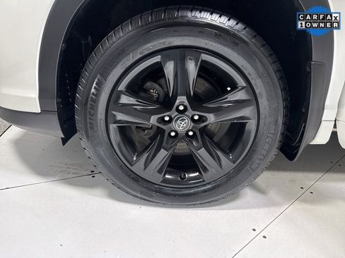 Used 2019 Toyota Highlander Limited image 10