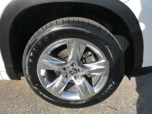 Used 2018 Toyota Highlander Limited image 37