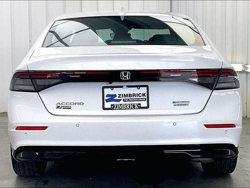 Used 2024 Honda Accord Touring image 4
