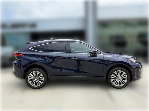 Used 2024 Toyota Venza Limited AWD/4WD image 9