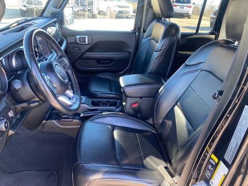 Used 2023 Jeep Wrangler Sahara image 10