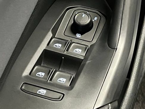 New 2026 Volkswagen Jetta SE FWD image 18