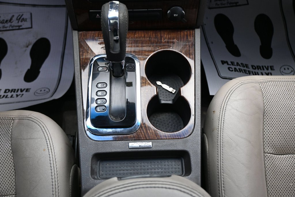 Used 2008 Ford Taurus Limited FWD image 21