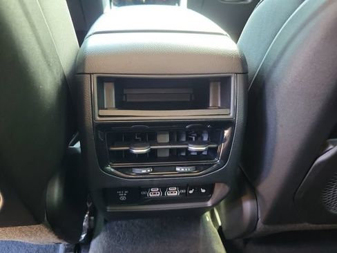 Used 2022 Jeep Grand Cherokee Limited 4xe w/ Luxury Tech Group II AWD/4WD image 13