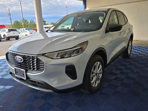 New 2025 Ford Escape Active w/ Cold Weather Package image 3