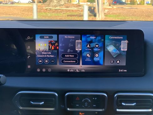 New 2026 Nissan Sentra SV w/ SV Convenience Package FWD image 11