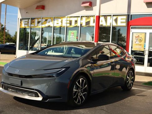 Used 2024 Toyota Prius Prime FWD image 1
