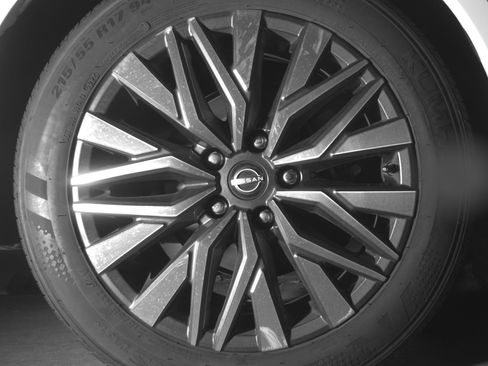 Used 2025 Nissan Altima 2.5 SV FWD image 15