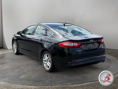 Used 2015 Ford Fusion SE w/ Equipment Group 202A FWD image 5