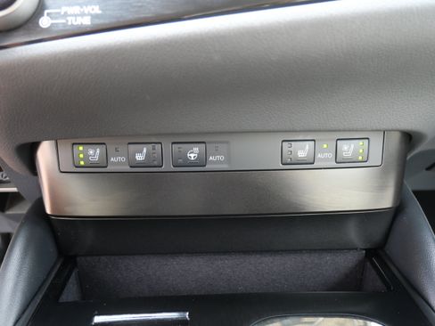 Used 2024 Lexus ES 350 w/ Premium Package image 18