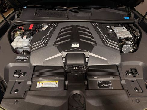 Used 2024 Lamborghini Urus S AWD/4WD image 29