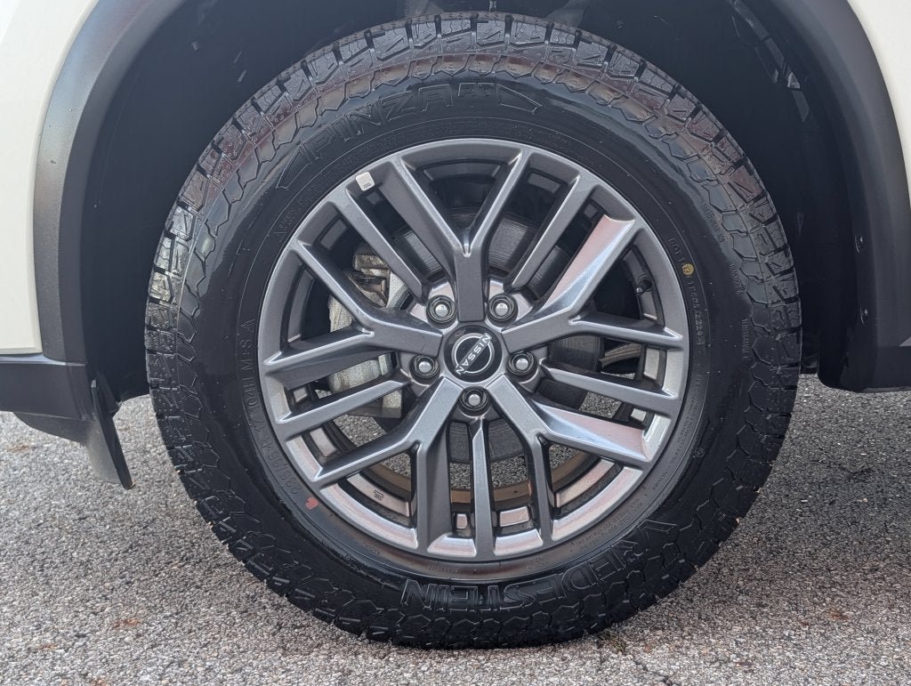 Used 2024 Nissan Rogue S AWD/4WD image 29