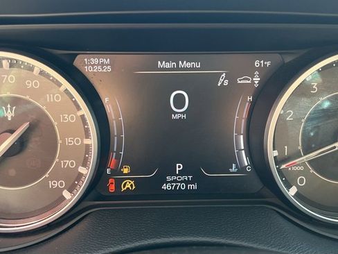 Used 2021 Maserati Levante image 23