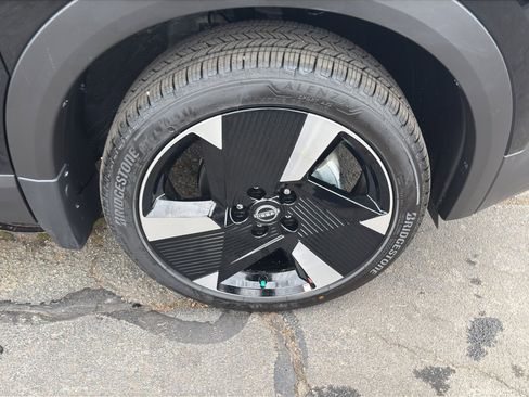 New 2026 Nissan Kicks SR w/ SR Premium Package image 9