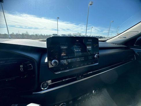 Used 2024 Mitsubishi Outlander SE image 23