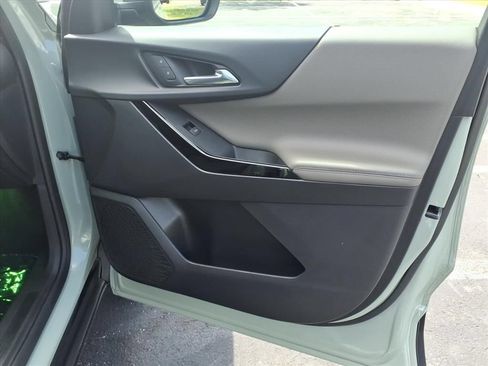 Used 2025 Chevrolet Equinox LT w/ Convenience Package II FWD image 20