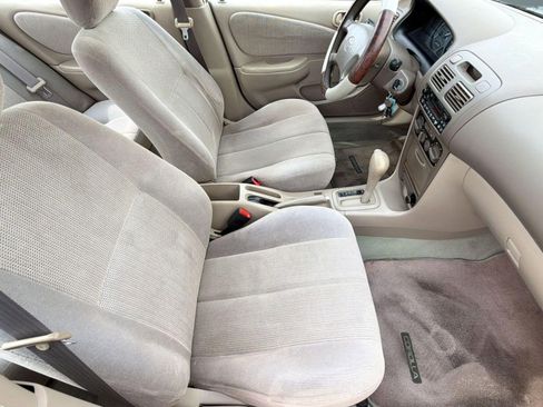 Used 2001 Toyota Corolla CE FWD image 30