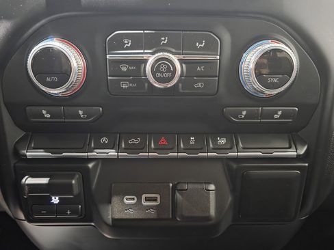 Used 2019 GMC Sierra 1500 SLE image 35