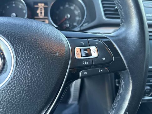 Used 2018 Volkswagen Passat 2.0T R-Line image 23