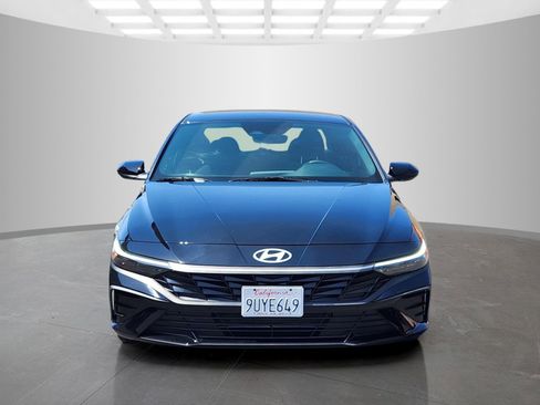 Used 2025 Hyundai Elantra Sport FWD image 2