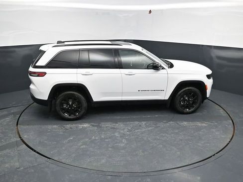 New 2026 Jeep Grand Cherokee Altitude AWD/4WD image 42