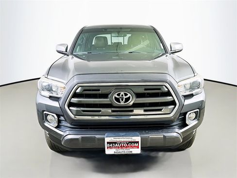 Used 2017 Toyota Tacoma Limited image 2