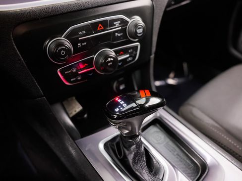 Used 2019 Dodge Charger SXT image 26