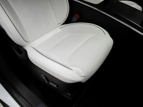 Used 2023 Tesla Model X Plaid image 57