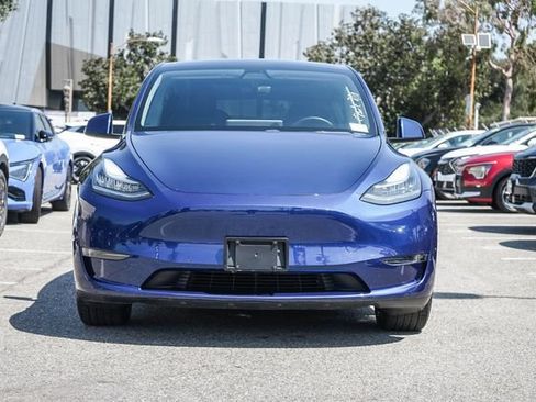 Used 2021 Tesla Model Y Long Range AWD/4WD image 3